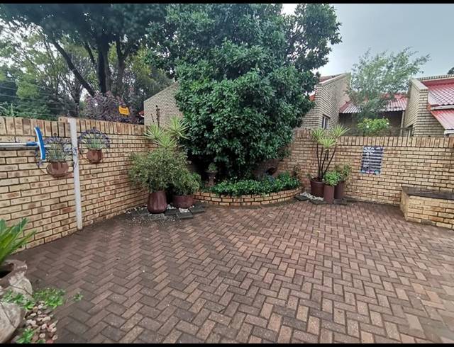 3 BEDROOM HOUSE FOR SALE IN VANDERBIJLPARK SE 3